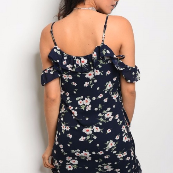 Last 1 ⭐️ Floral Wrap Dress - Picture 3 of 3